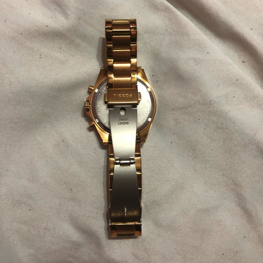 ROSE GOLD FOSSIL WATCH - Picture 8 of 8